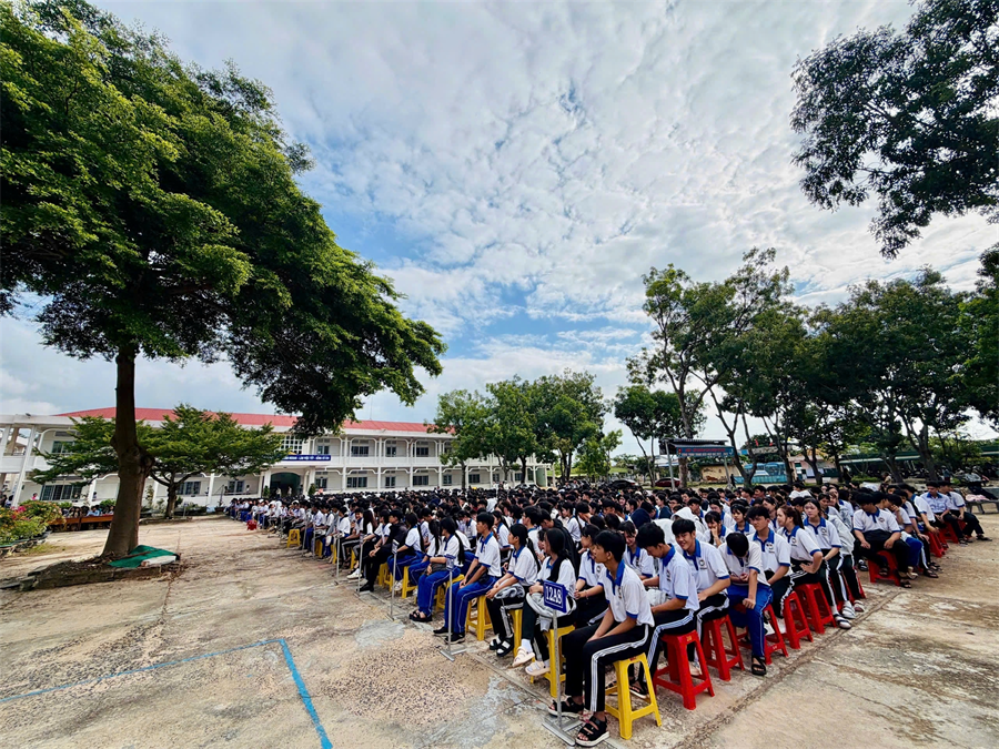 TRƯỜNG THPT LƯƠNG THẾ VINH - HÀM KIỆM RỘN RÀNG NGÀY TỰU TRƯỜNG NĂM HỌC 2026 – 2027