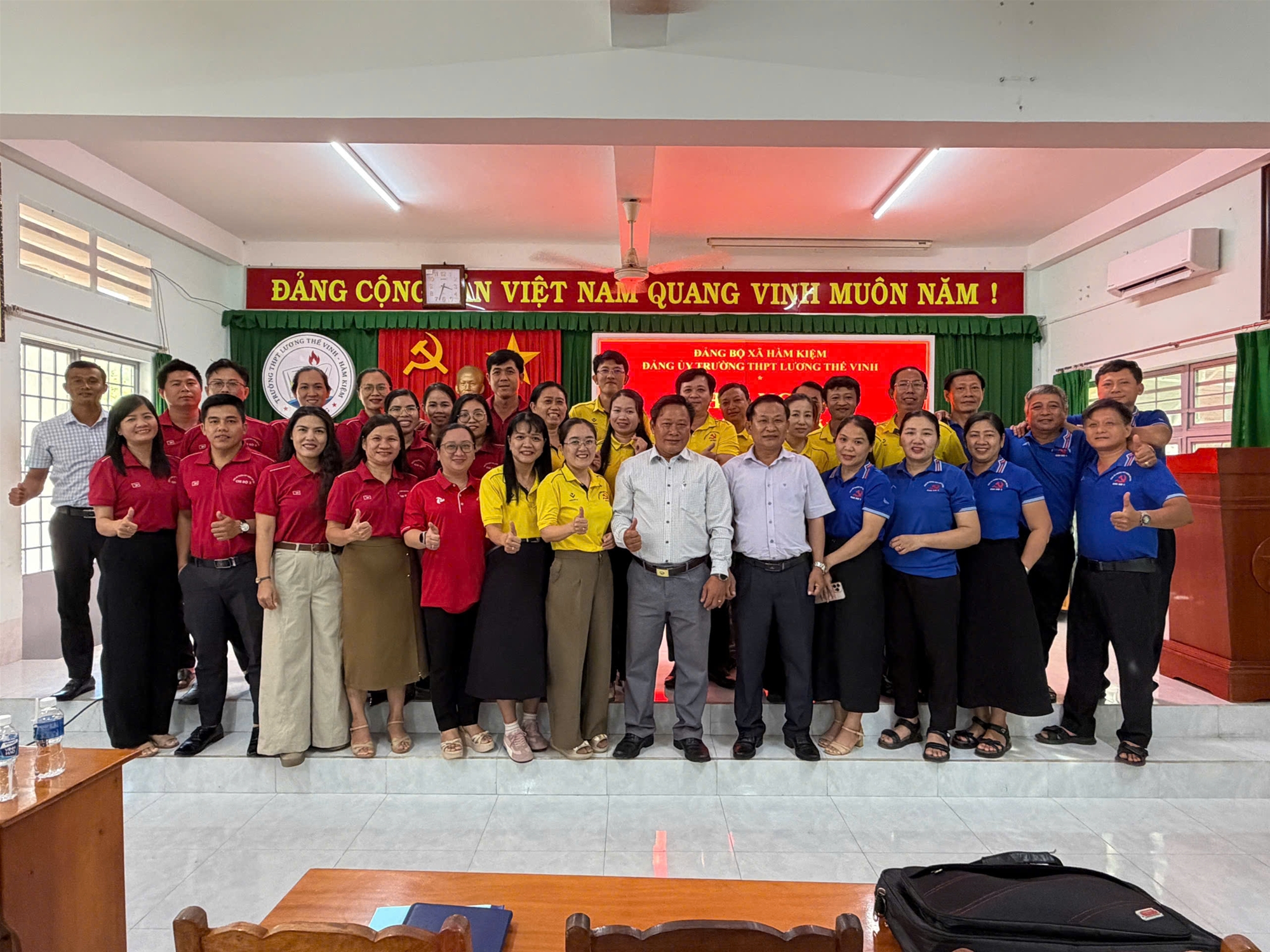 ĐẢNG ỦY TRƯỜNG THPT LƯƠNG THẾ VINH TỔ CHỨC HỘI NGHỊ SƠ KẾT CÔNG TÁC XÂY DỰNG ĐẢNG 6 THÁNG ĐẦU NĂM 2026