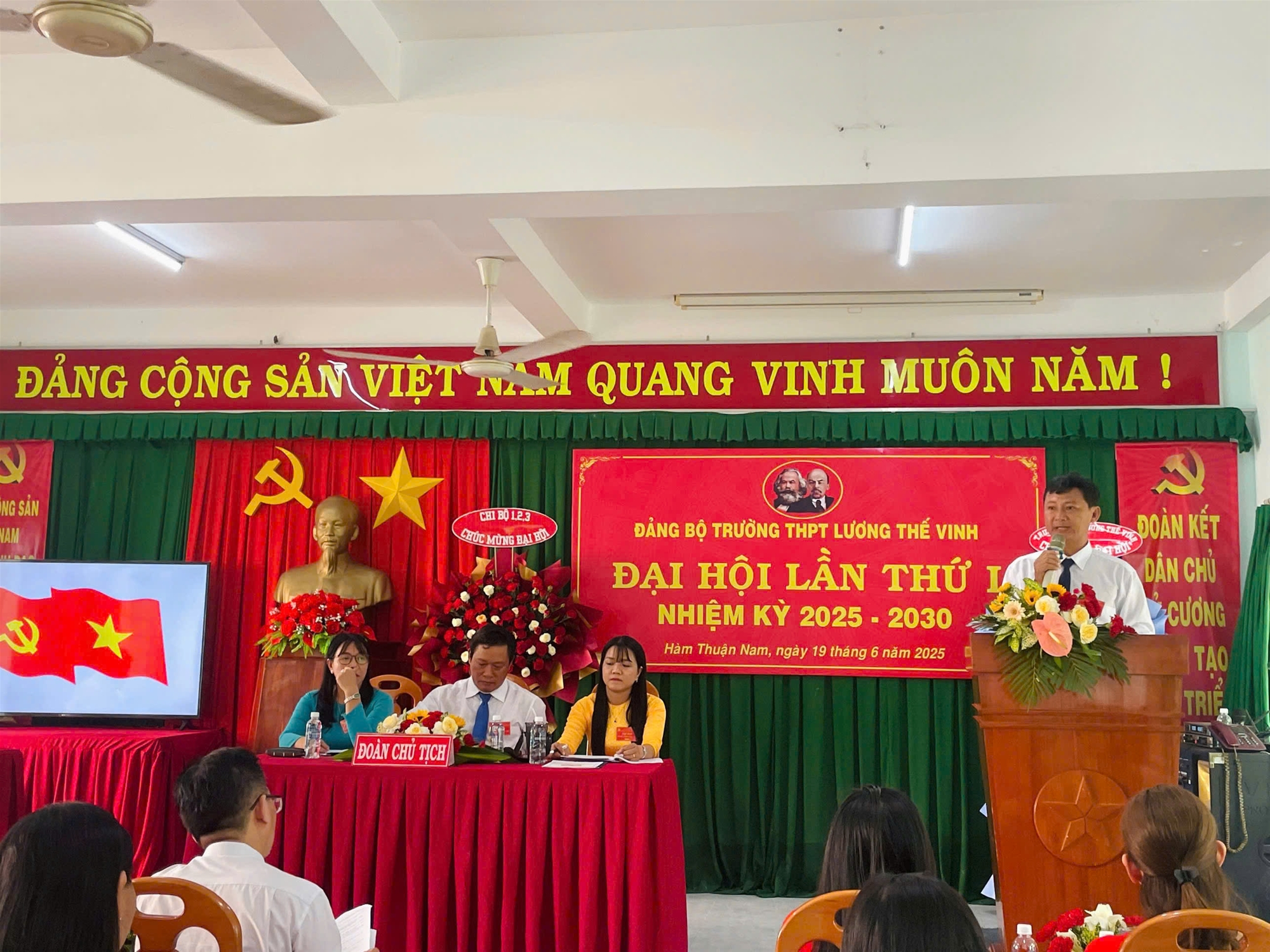 ĐẠI HỘI ĐẢNG BỘ TRƯỜNG THPT LƯƠNG THẾ VINH LẦN V NHIỆM KỲ 2025-2030