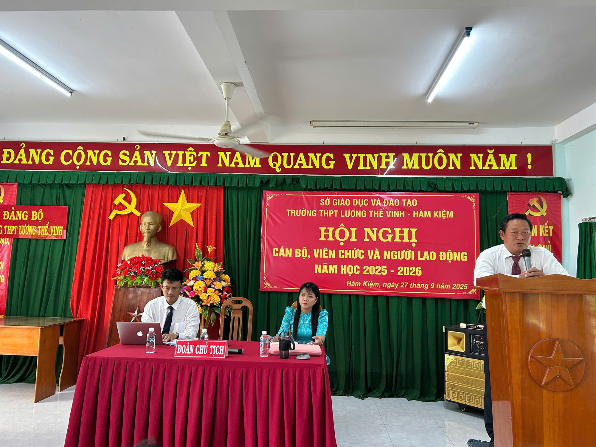 HỘI NGHỊ CÁN BỘ, VIÊN CHỨC VÀ NGƯỜI LAO ĐỘNG NĂM HỌC 2025 - 2026