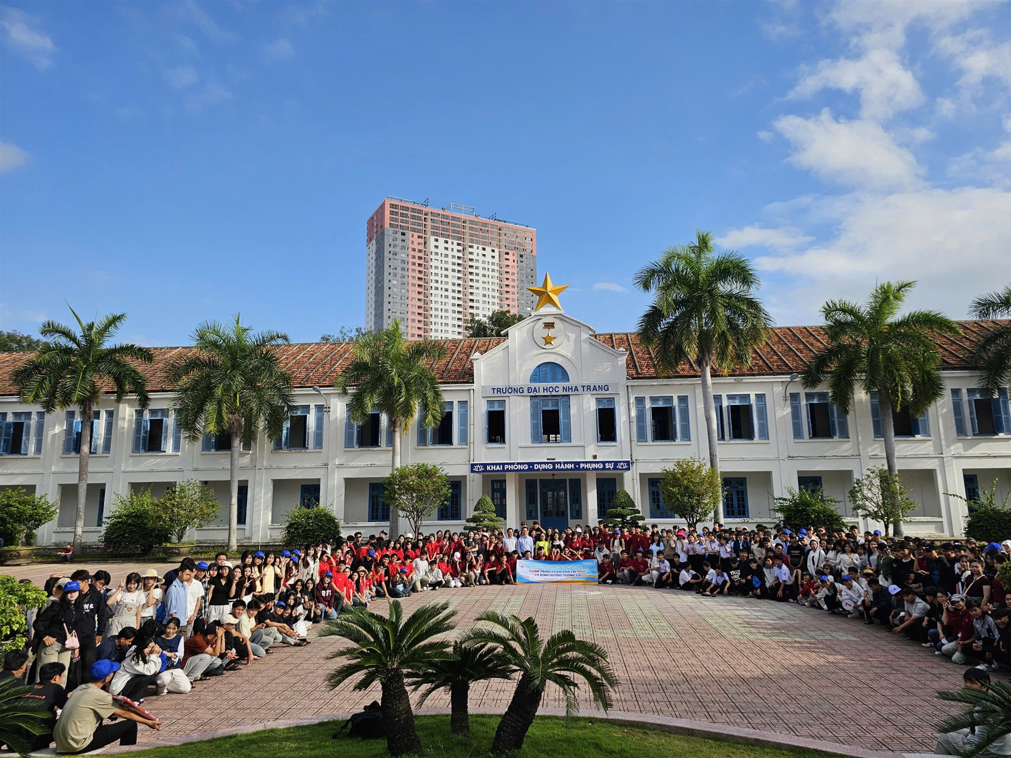 TRƯỜNG THPT LƯƠNG THẾ VINH – HÀM KIỆM GIÁO DỤC TRẢI NGHIỆM,  ĐỊNH HƯỚNG NGHỀ NGHIỆP CHO HỌC SINH KHỐI 12