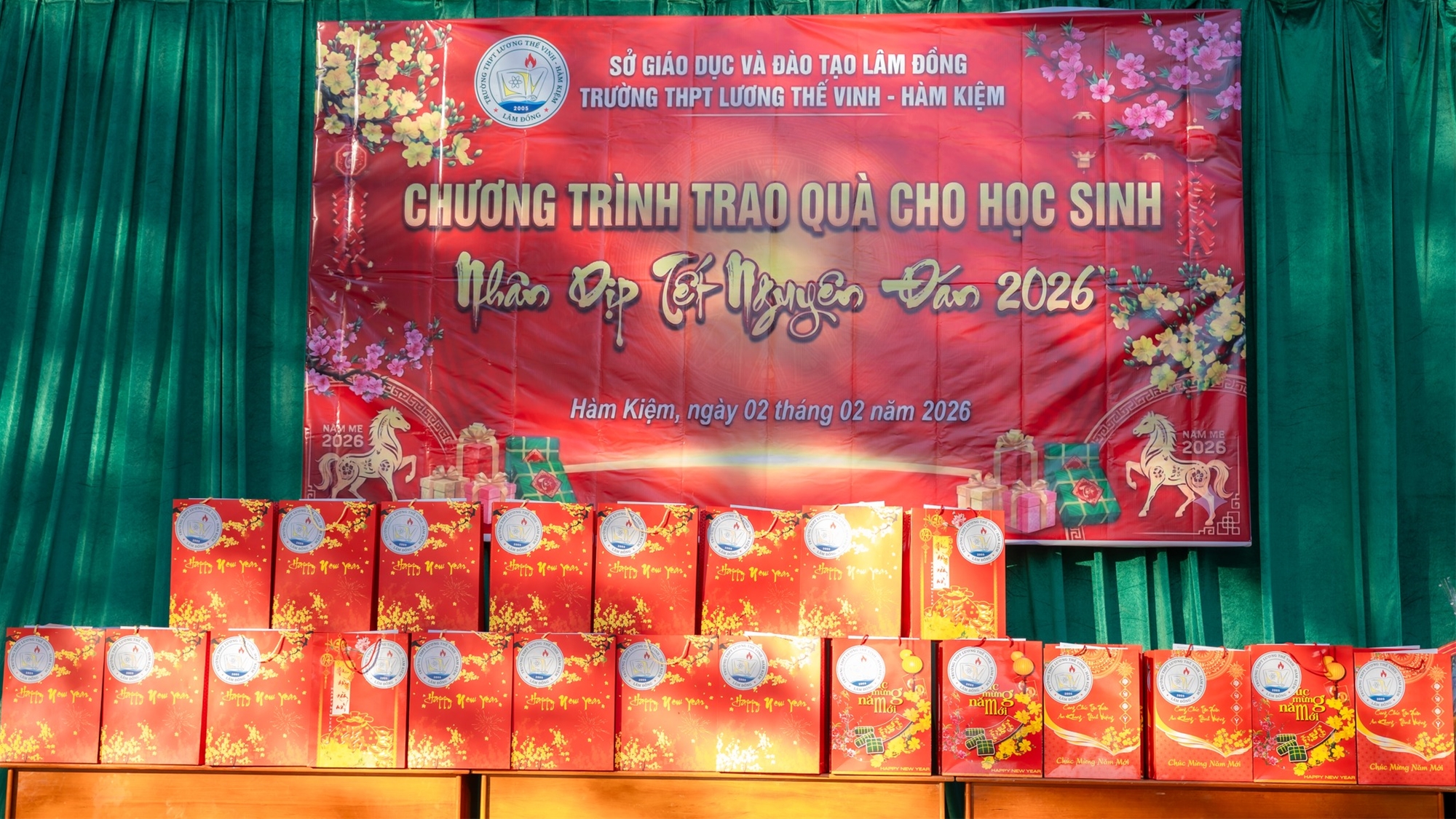 CHƯƠNG TRÌNH TRAO QUÀ TẾT CHO HỌC SINH NHÂN DỊP TẾT NGUYÊN ĐÁN 2026