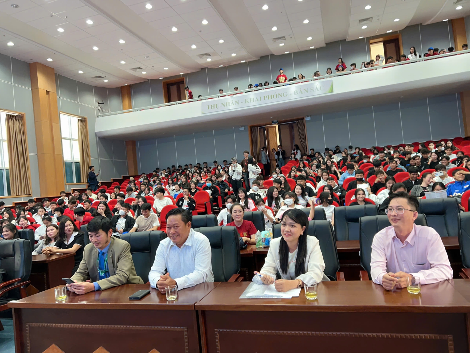 HỌC SINH KHỐI 12 NĂM HỌC 2024-2025 THAM QUAN, TRẢI NGHIỆM, HƯỚNG NGHIỆP TẠI THÀNH PHỐ ĐÀ LẠT